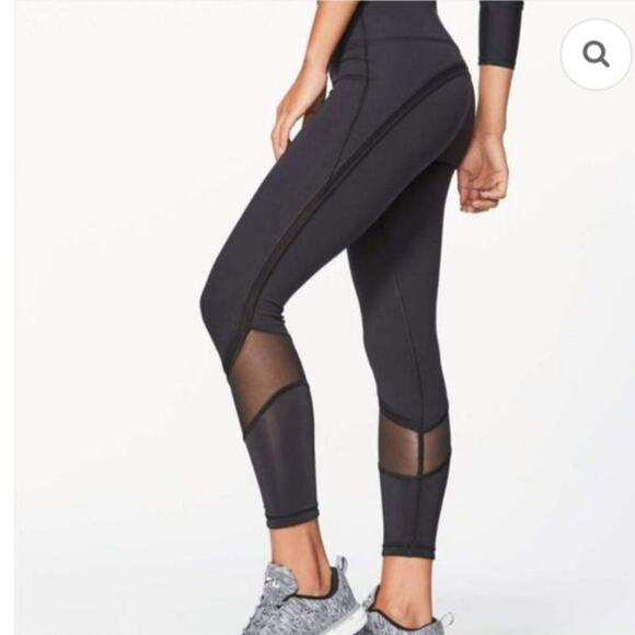 Lululemon Fresh In Mesh Tight Size 4 Black Active - Picture 3 of 9